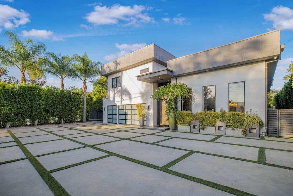 Louise Modern - Image 67