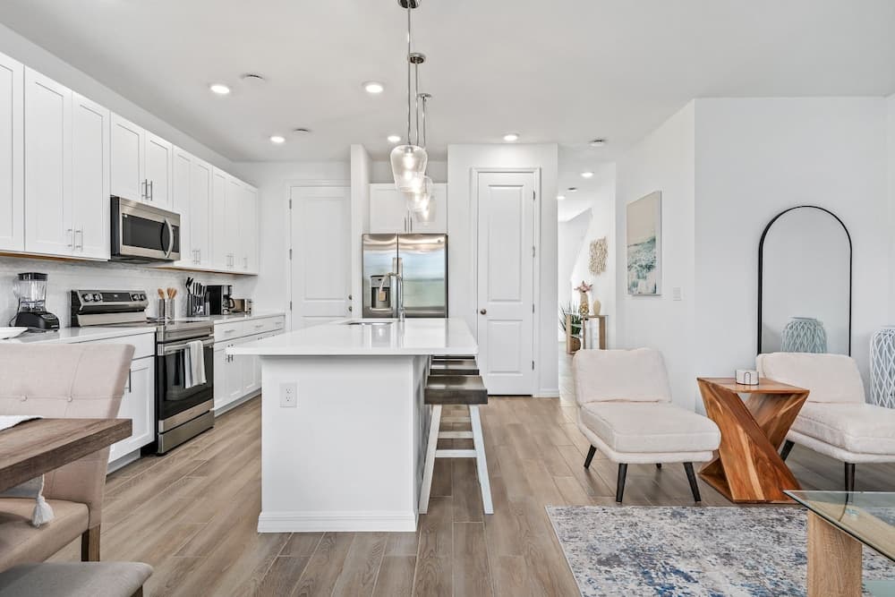 Lovely Townhome - Image 5