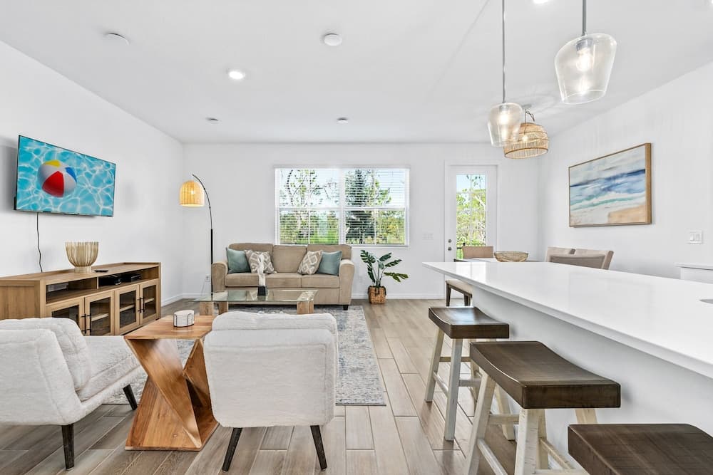 Lovely Townhome - Image 3