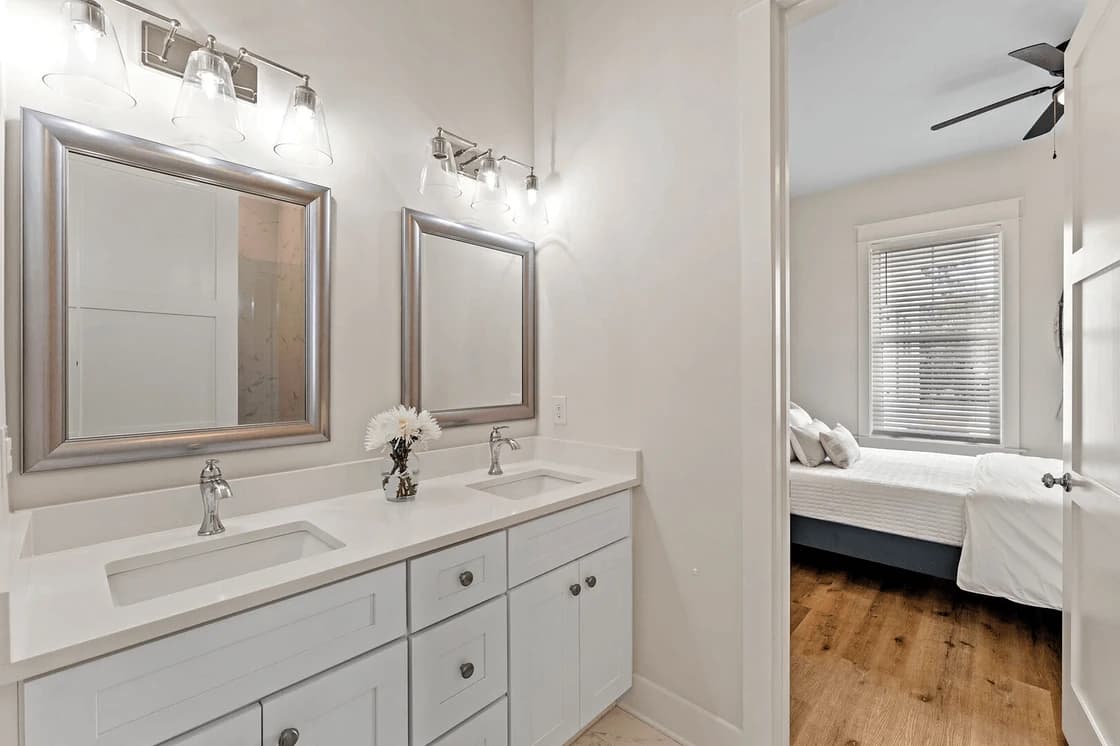 Shady Palms - Image 34