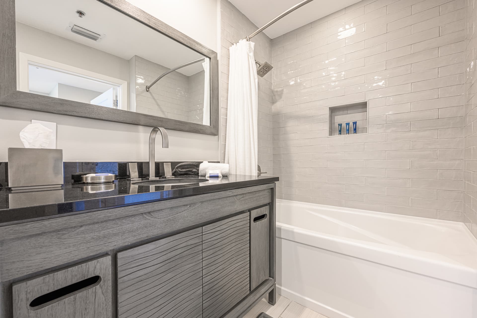 Lagoon Residence - Image 9