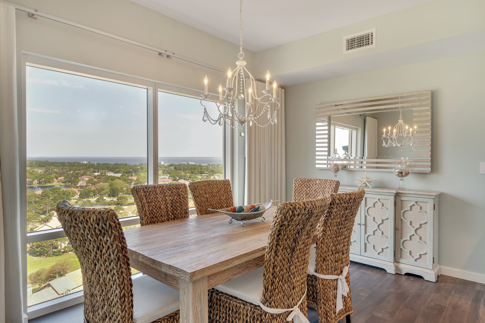 Luau I #7202/7204 - Image 2