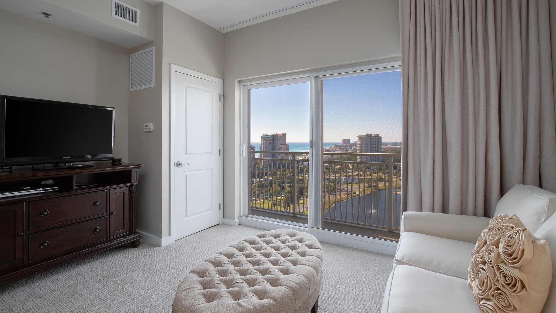 Luau I #7202/7204 - Image 17