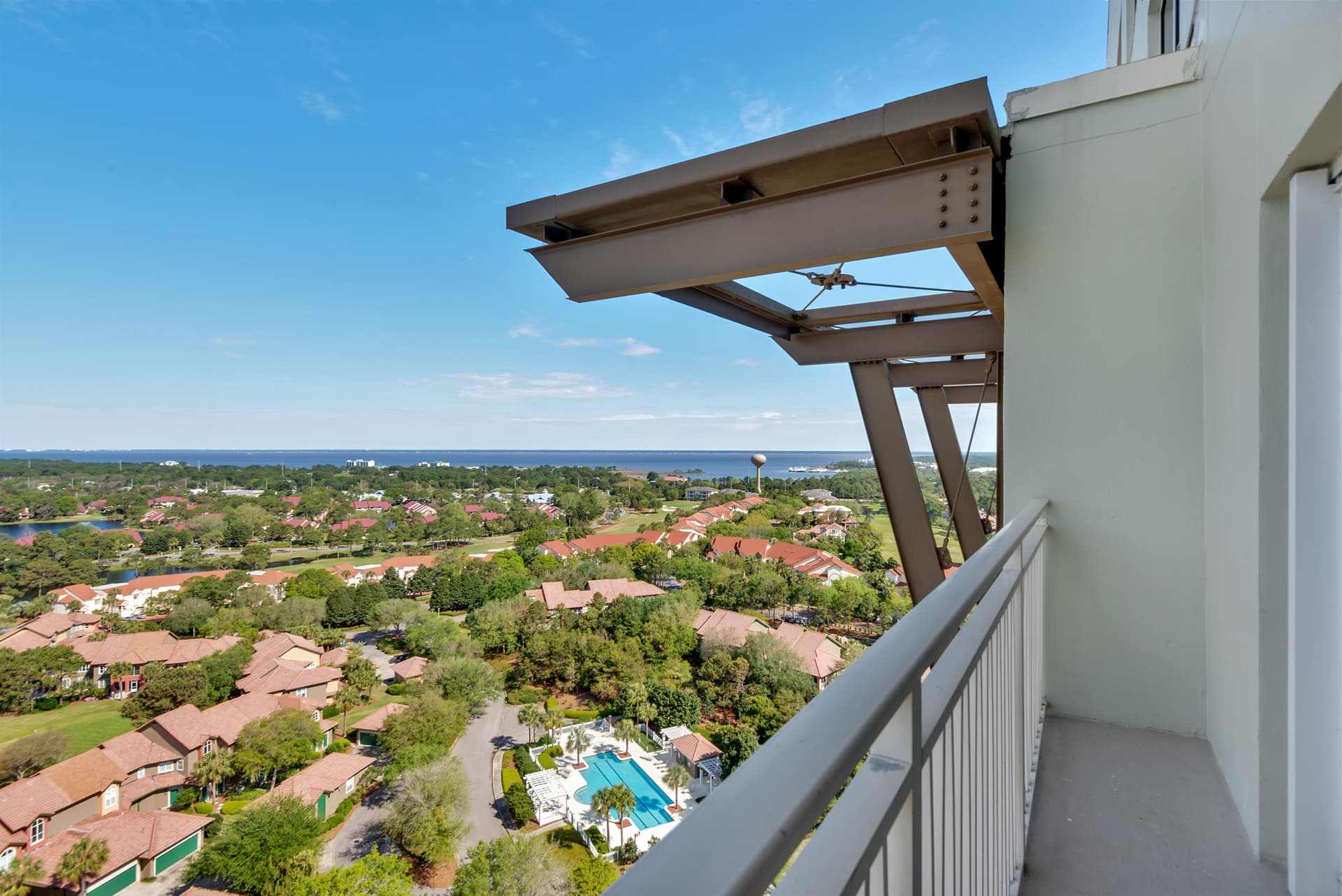 Luau I #7202/7204 - Image 29