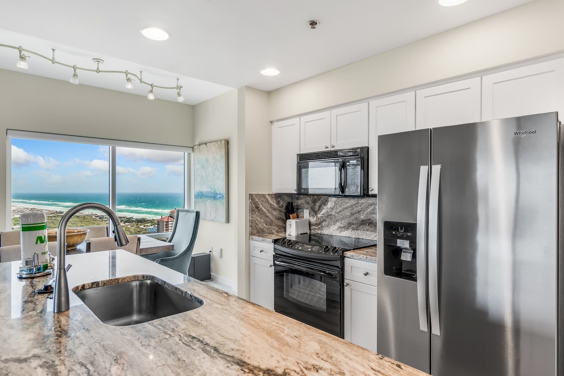 Luau Condo #7907 - Image 3