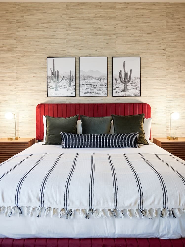 Luna Luxe - Image 36