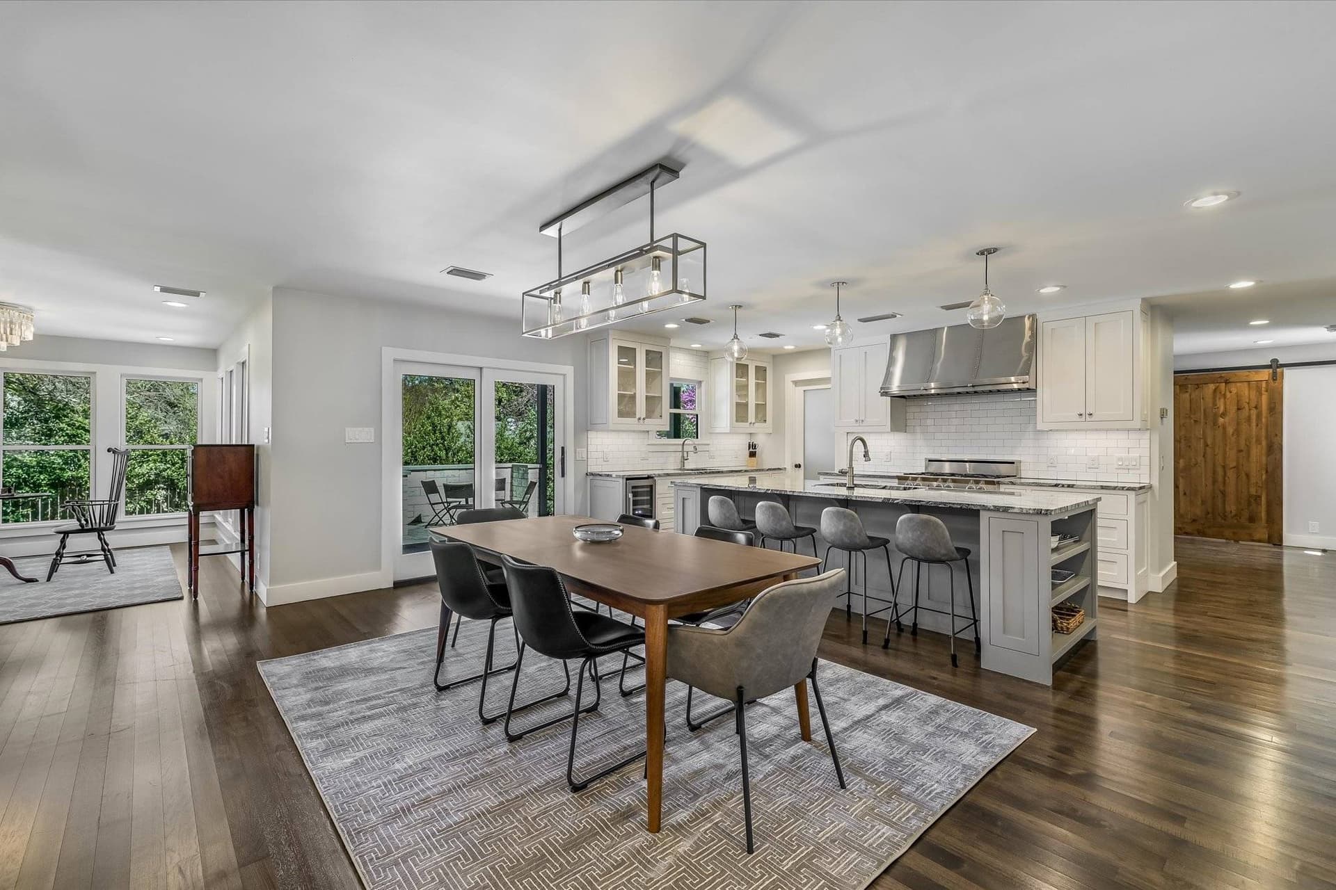 Austin Metro - Image 5