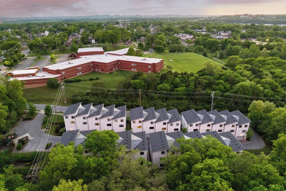 Ninth Avenue Modern Retreat - Image 3