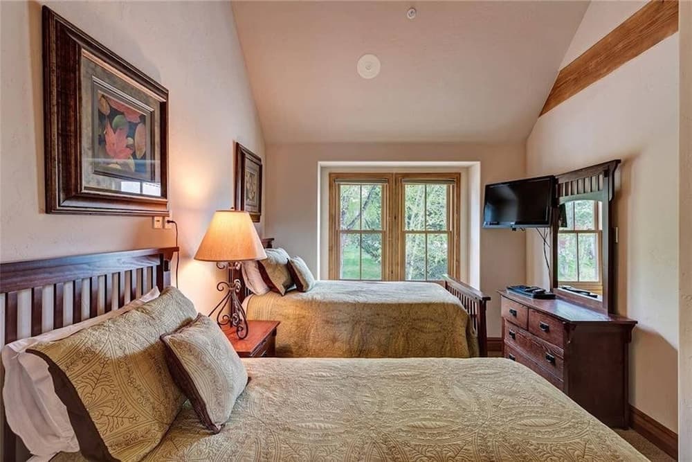 Luxe Alpine Loft - Image 3