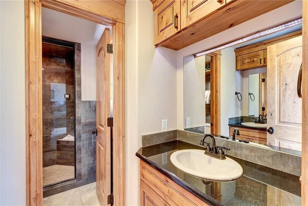 Luxe Alpine Loft - Image 7