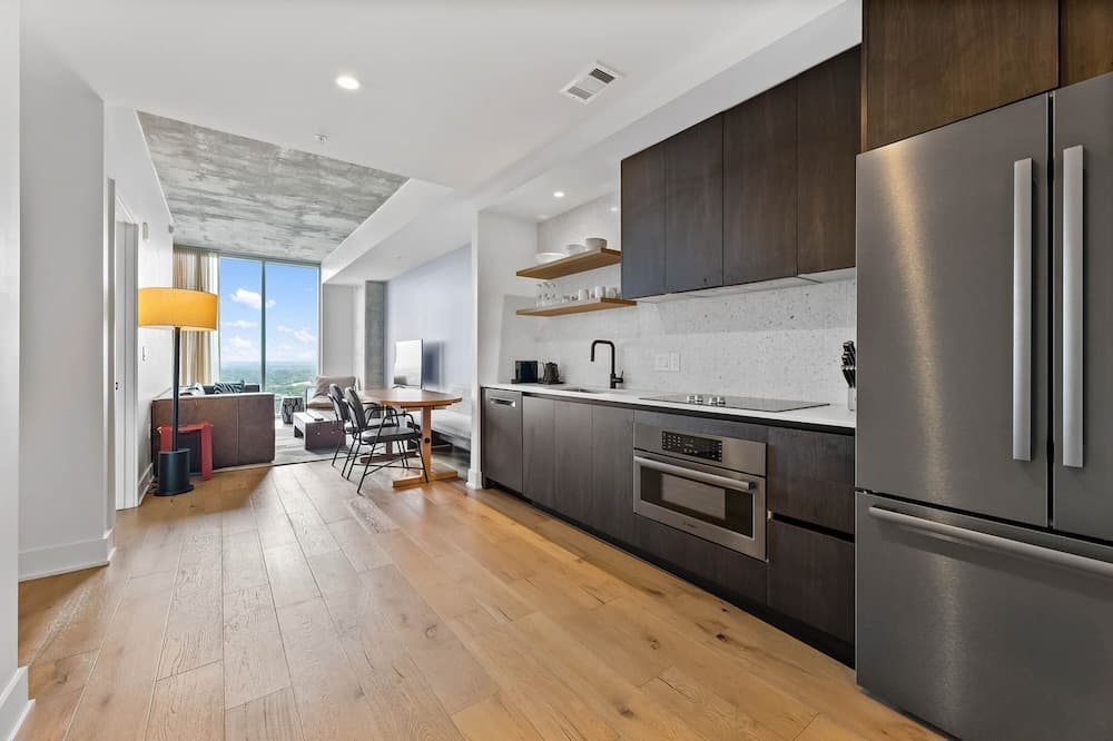 Luxe Condo in Downtown Austin - Image 7
