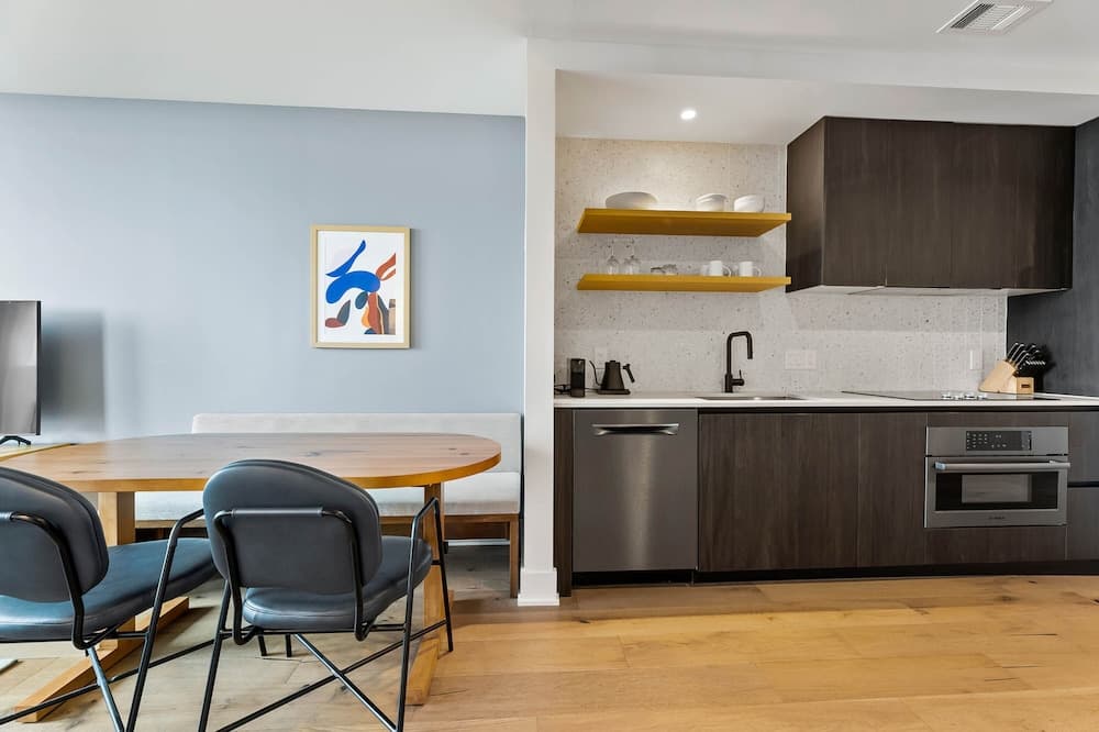 Luxe Condo in Downtown Austin - Image 12