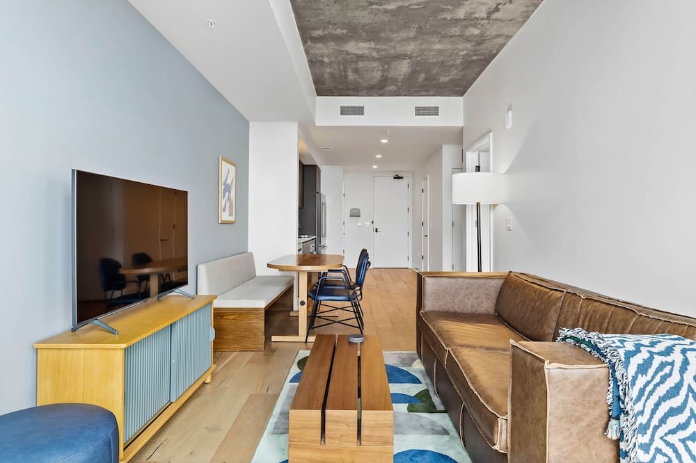 Luxe Condo in Downtown Austin - Image 3