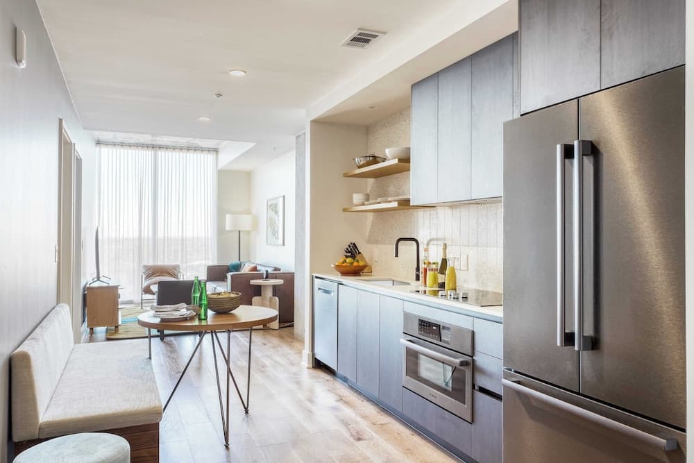 High Rise #2005 - Image 5