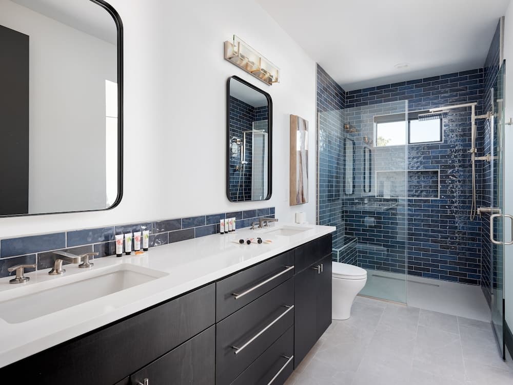 Modern Mansion - Image 26