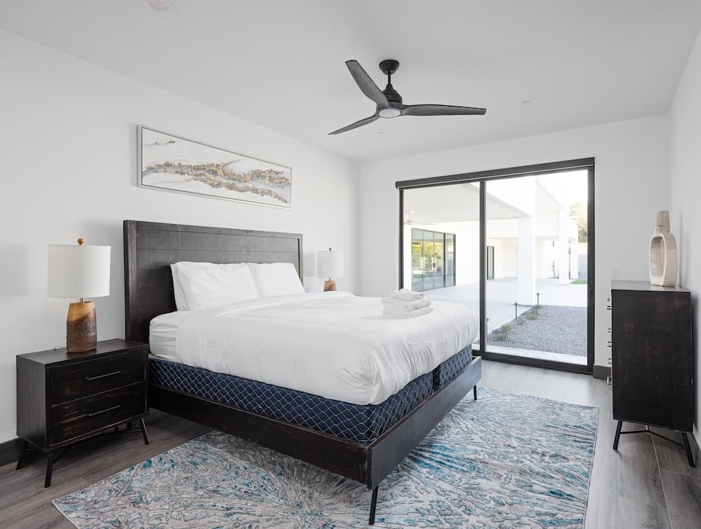 Modern Mansion - Image 29