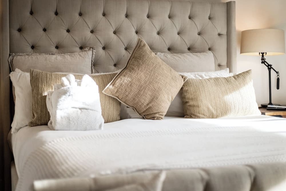 Luxe Mountain Chalet - Image 21