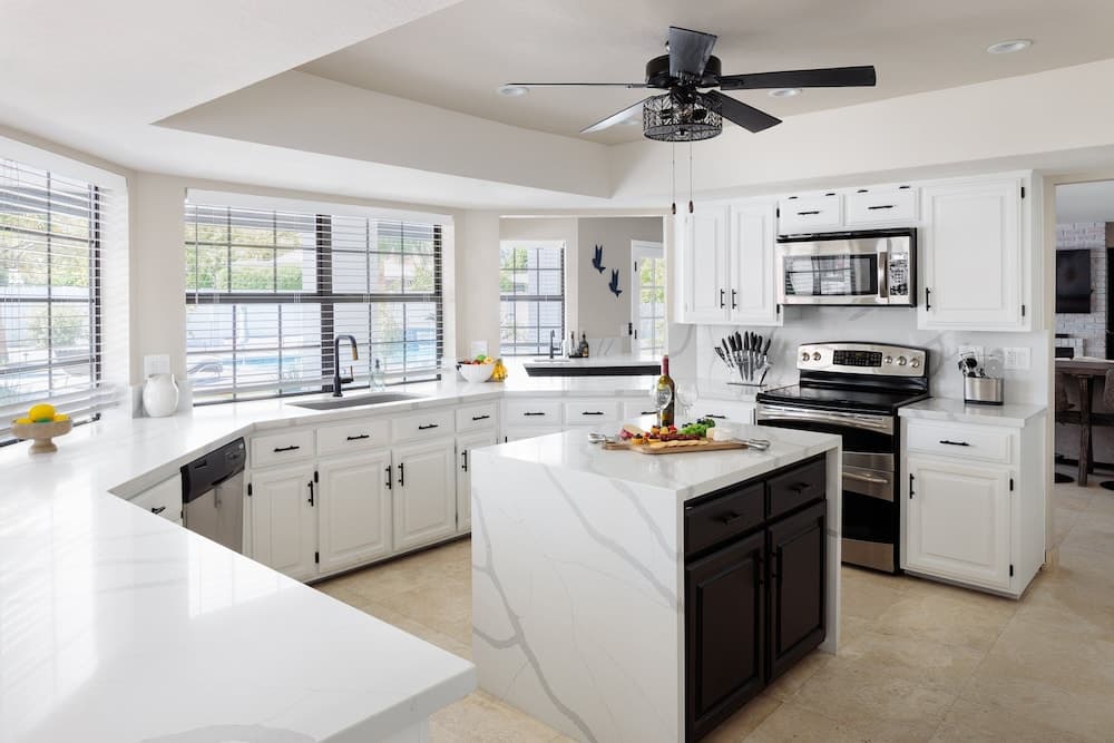 Paradise Palace - Image 5