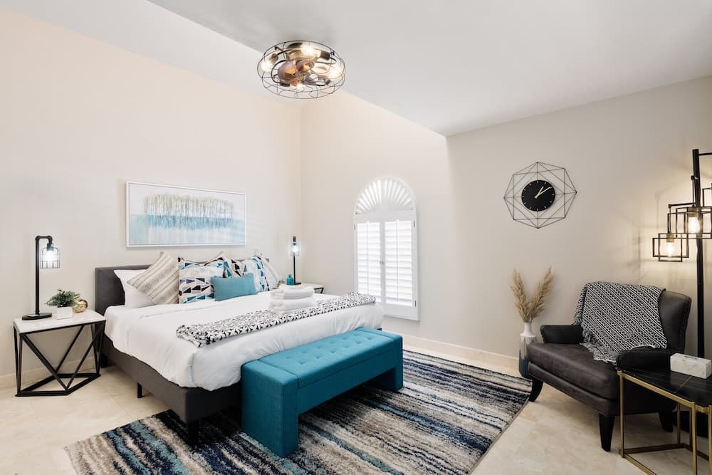 Paradise Palace - Image 4