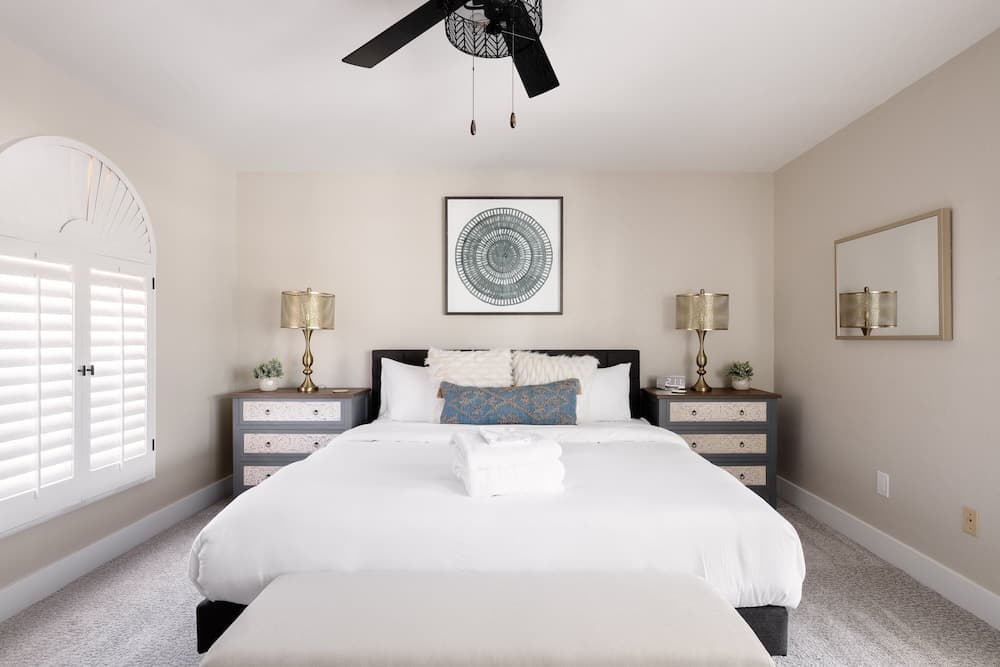 Paradise Palace - Image 19