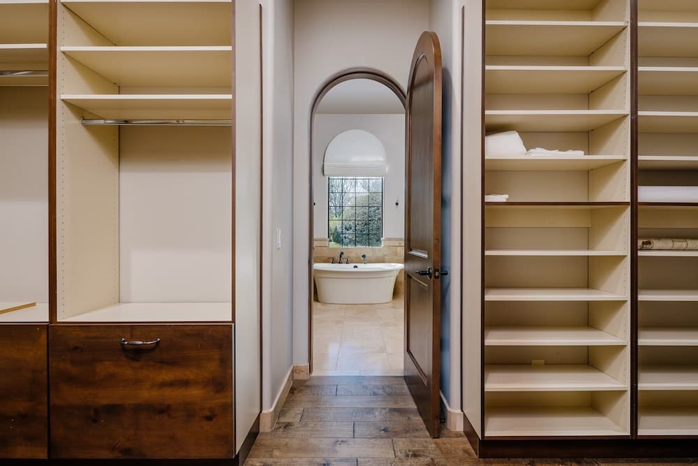 Poolside Paradise - Image 16