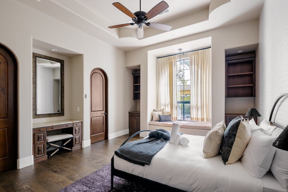 Poolside Paradise - Image 22