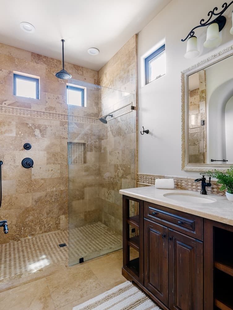 Poolside Paradise - Image 23