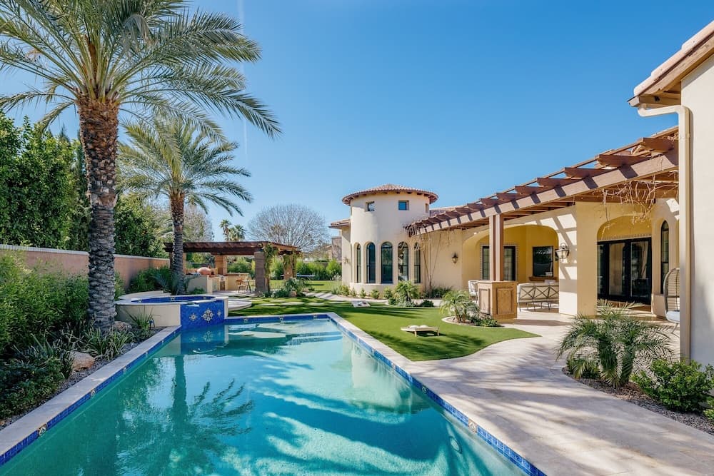 Poolside Paradise - Image 34