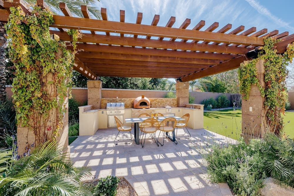 Poolside Paradise - Image 43