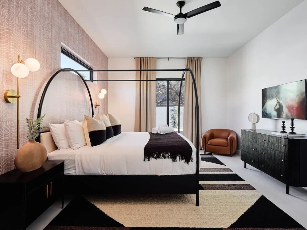 Solstice Retreat - Image 19