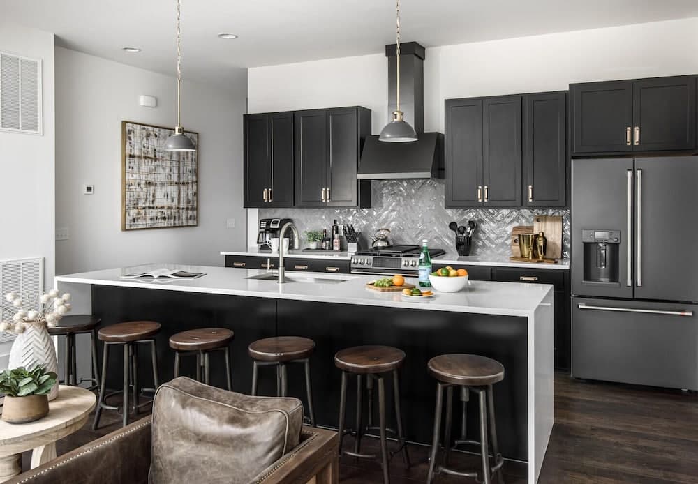 Luxe-tennessee Row - Image 4