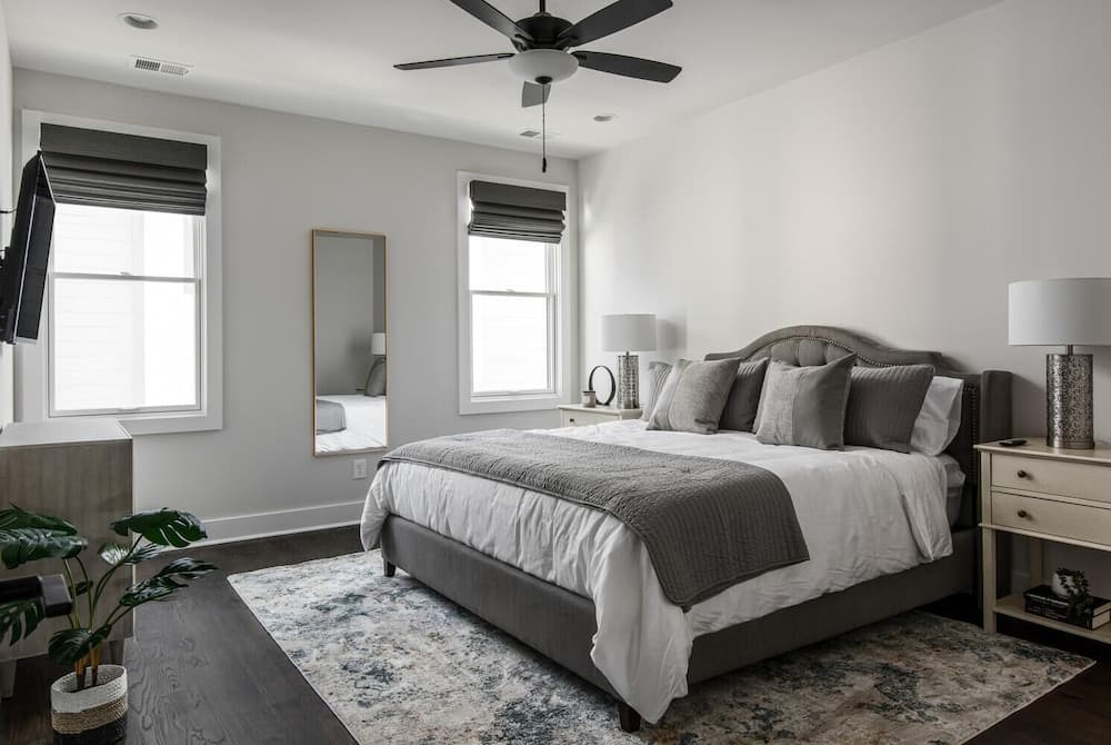 Luxe-tennessee Row - Image 9