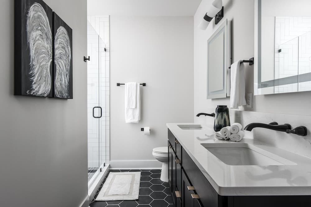 Luxe-tennessee Row - Image 10