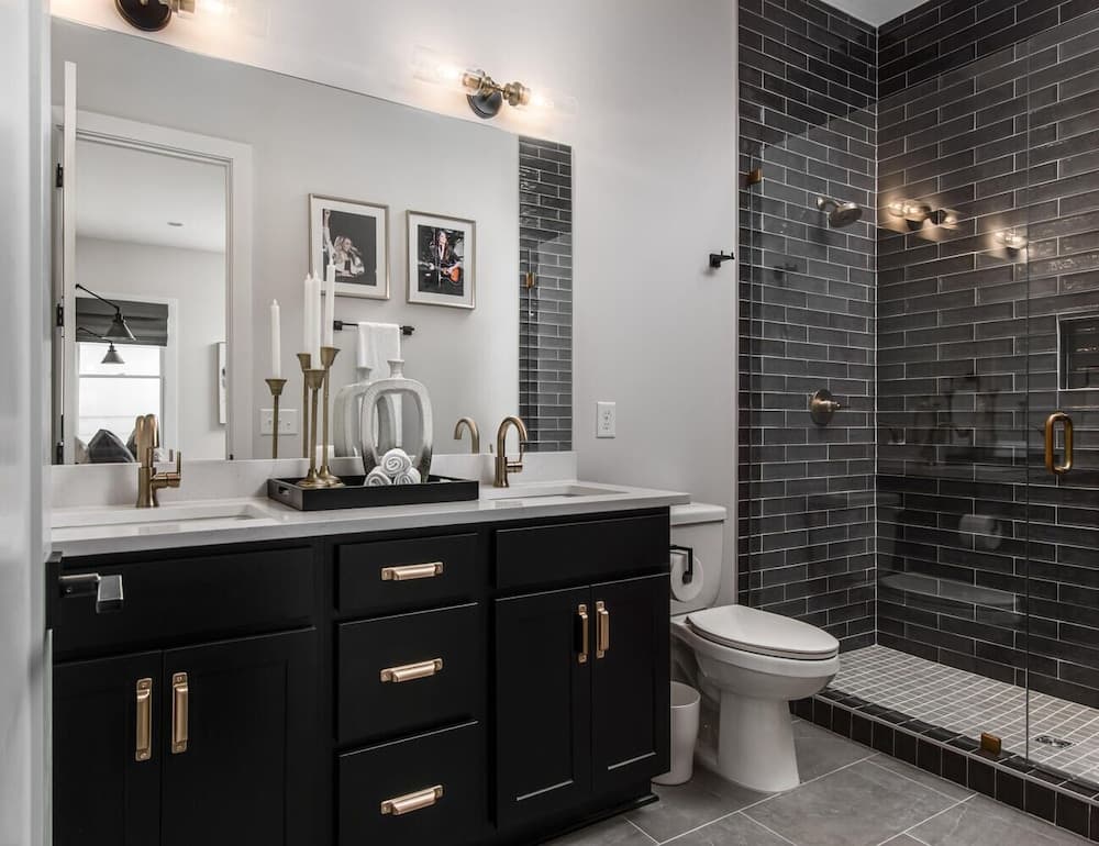 Luxe-tennessee Row - Image 18