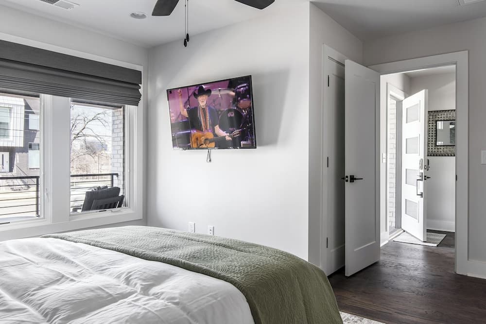 Luxe-tennessee Row - Image 19