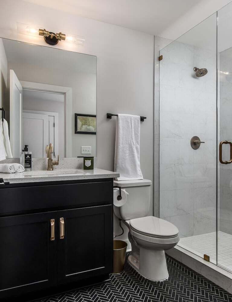 Luxe-tennessee Row - Image 20