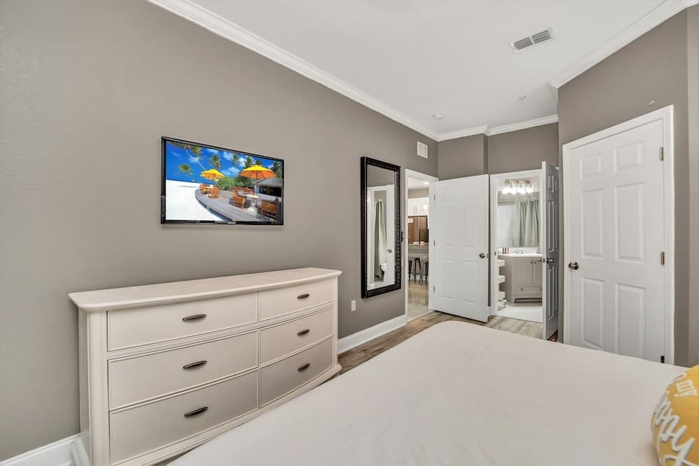 Comrow Condo #104 - Image 17
