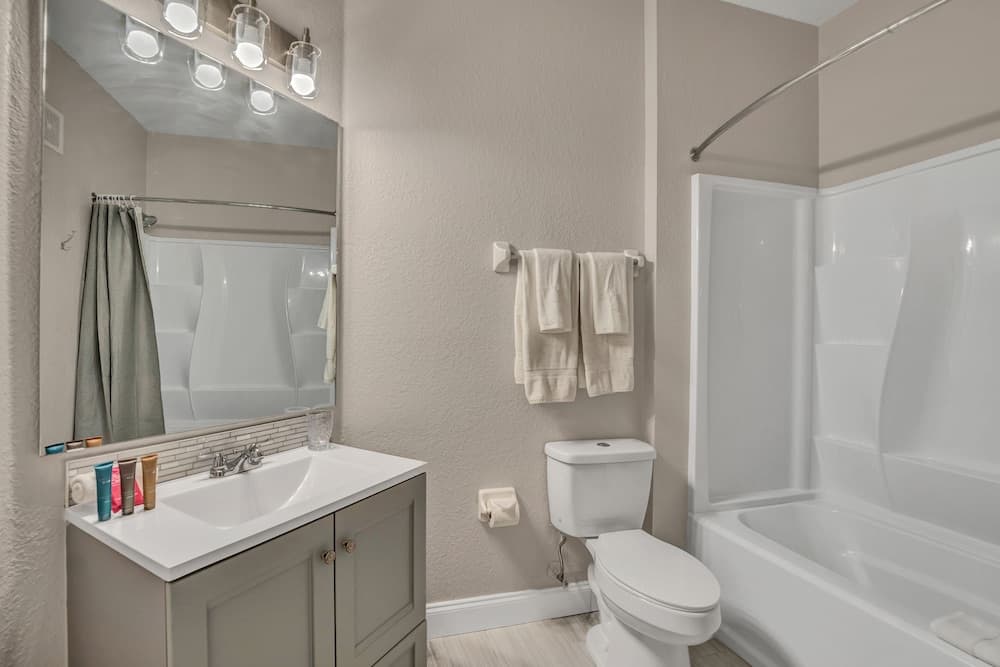 Comrow Condo #104 - Image 44