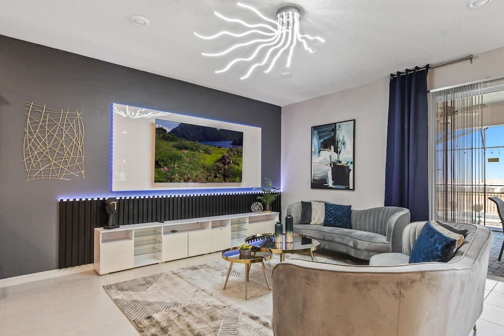 Minions World Villa - Image 6