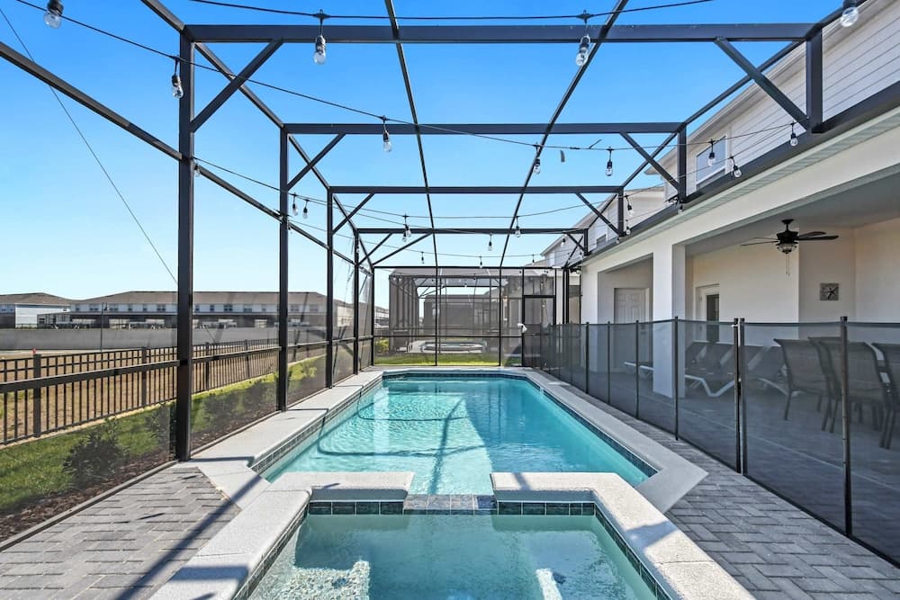 Minions World Villa - Image 32