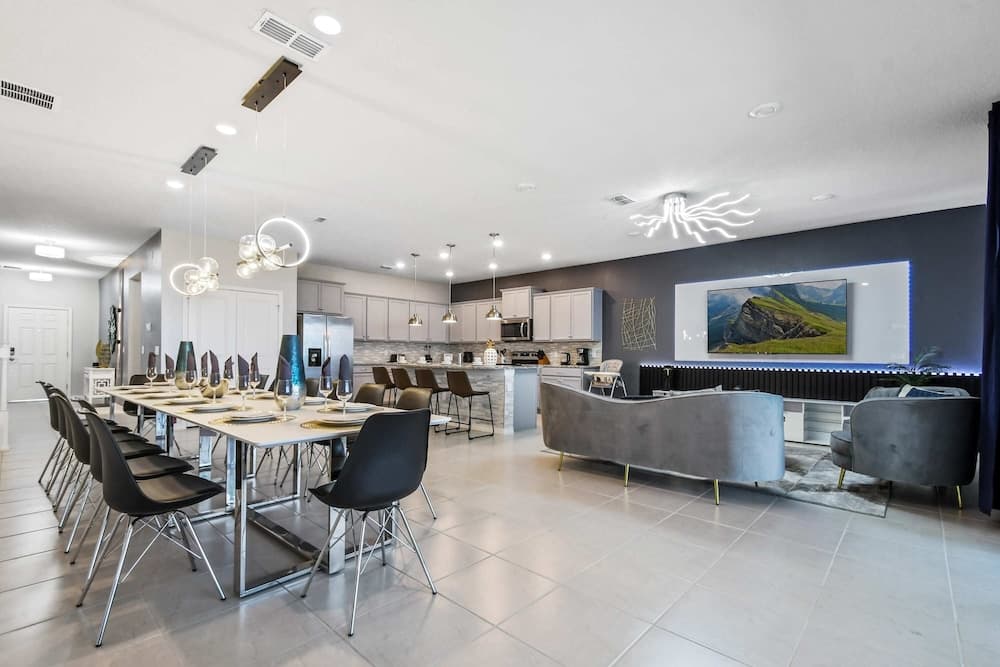 Minions World Villa - Image 8