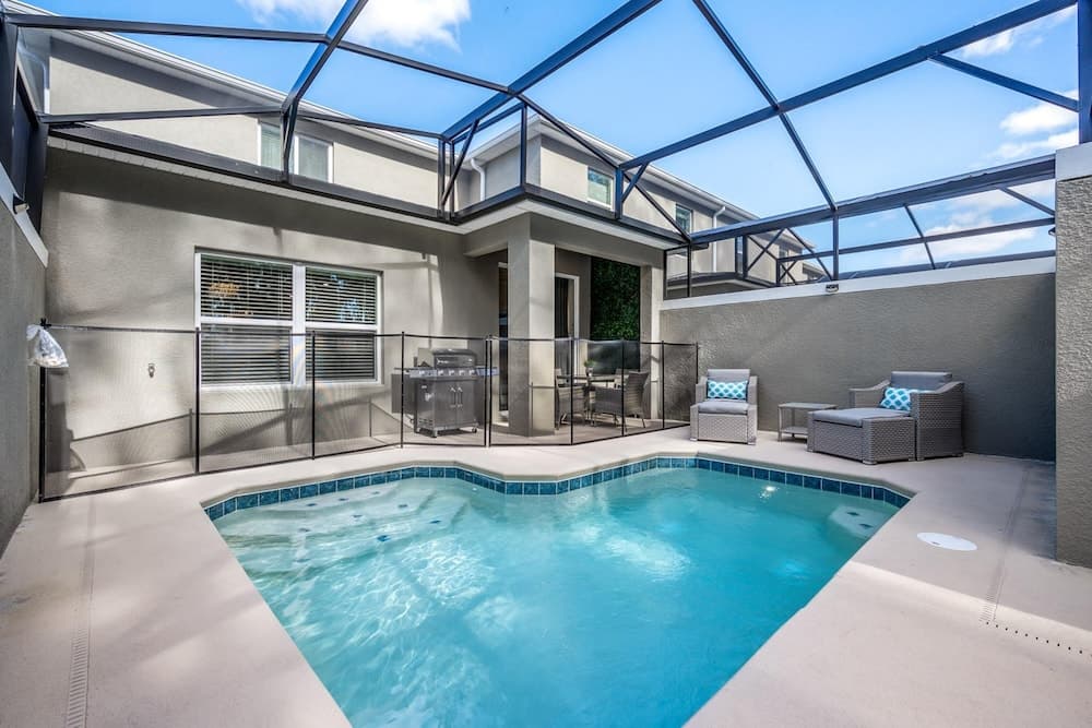 Luxury Chic Modern Home - Image 2