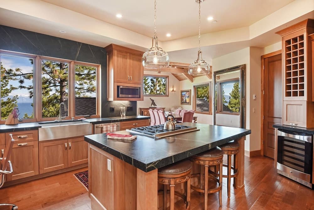 Luxury Mountain Chalet - Image 5