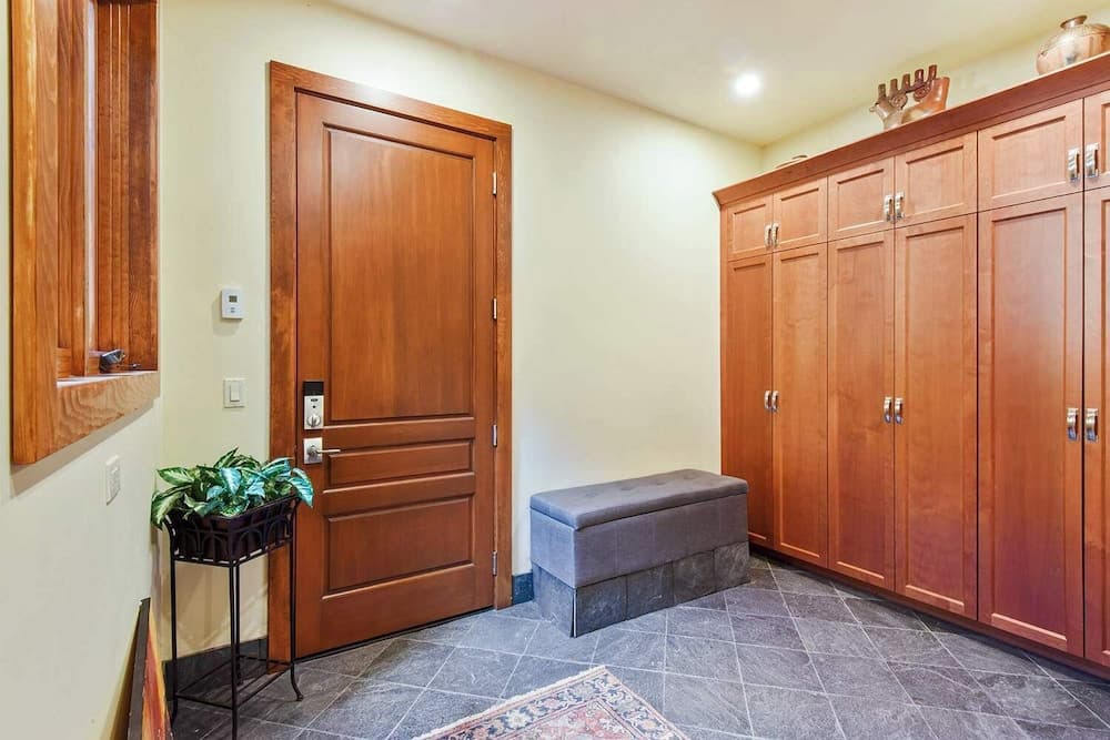 Luxury Mountain Chalet - Image 24