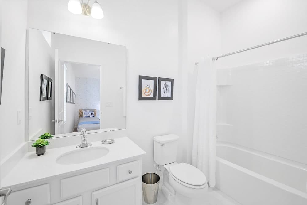 Royal Pool Mansion - Image 38