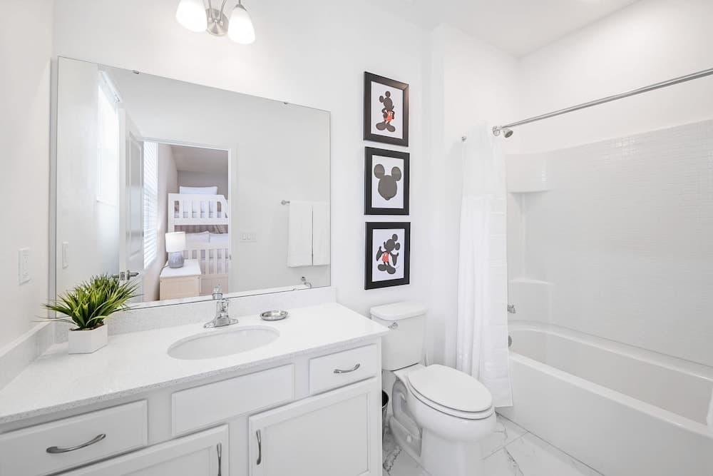 Royal Pool Mansion - Image 44