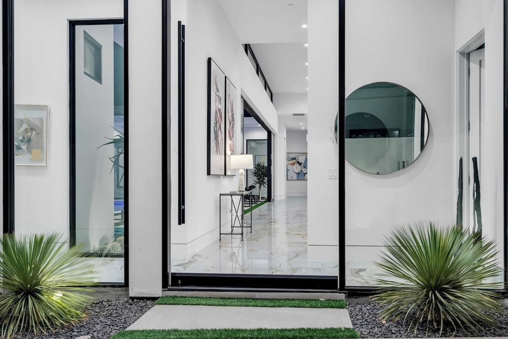 Bravo Villa #8 - Image 15