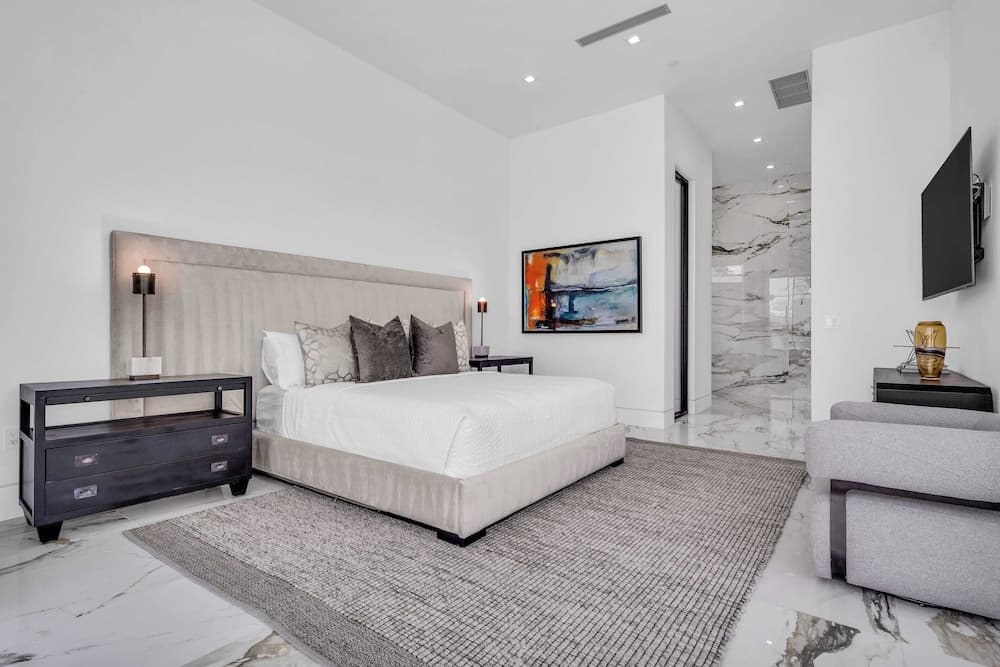 Bravo Villa #8 - Image 25