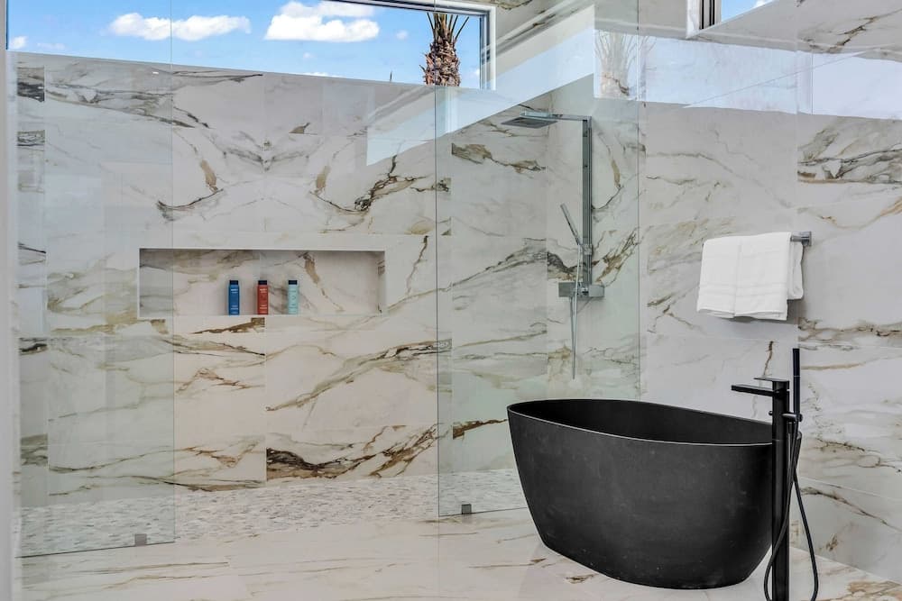 Bravo Villa #8 - Image 28