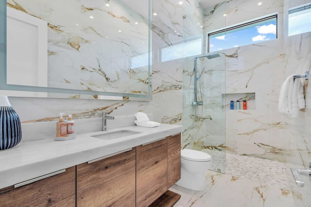 Bravo Villa #8 - Image 31